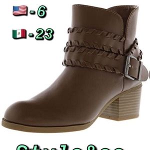Brand new elegant boot for women